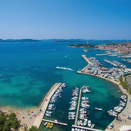 Lovely In With Wifi Apartman Vodice